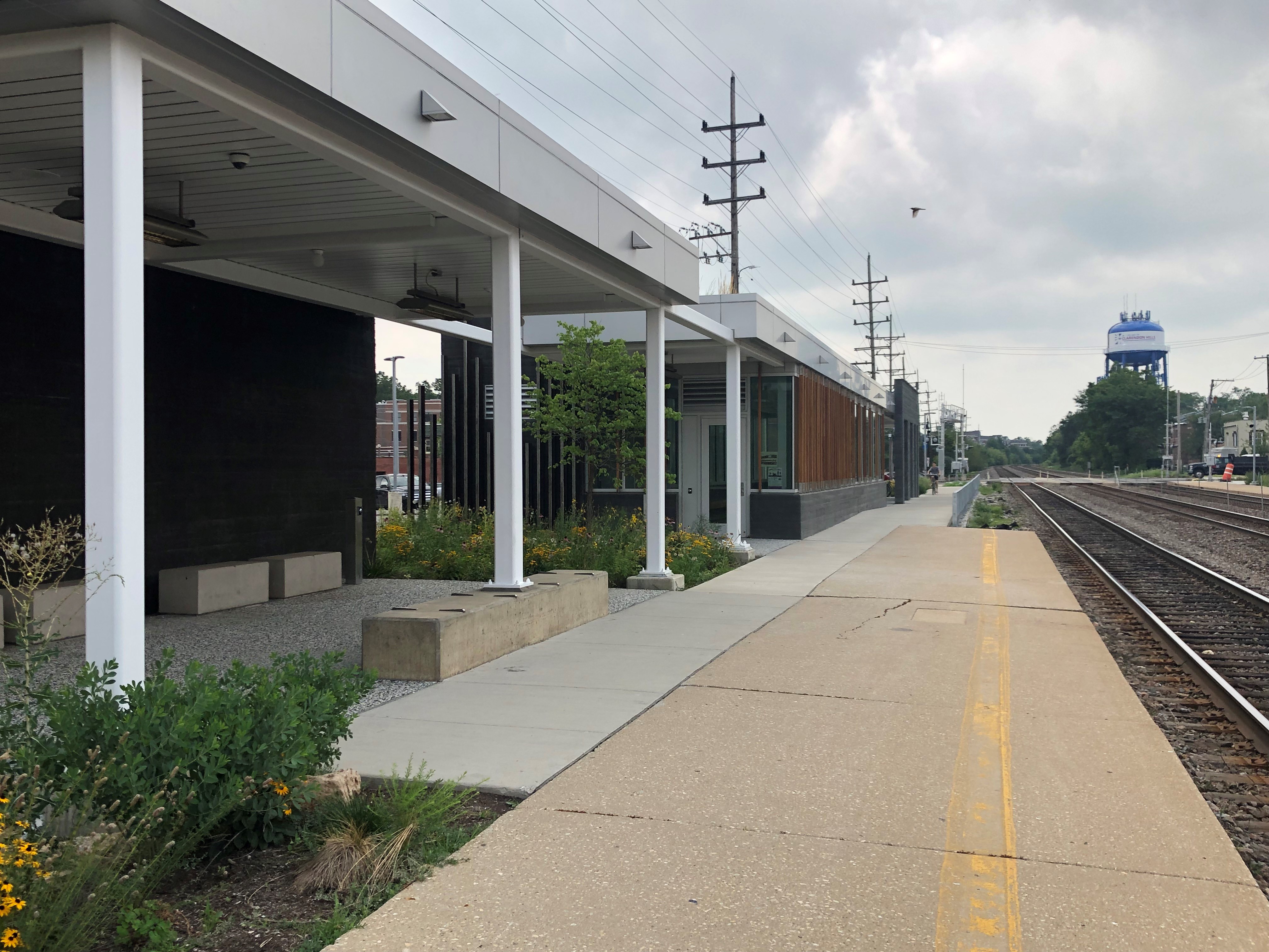 Clarendon Hills Station